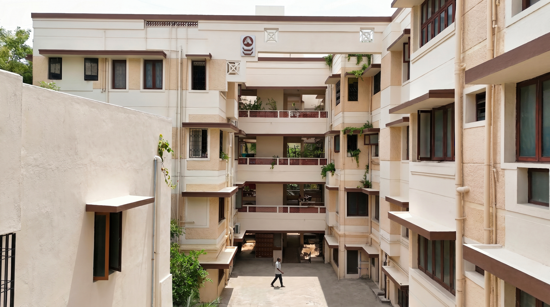 Alraza Besant Court