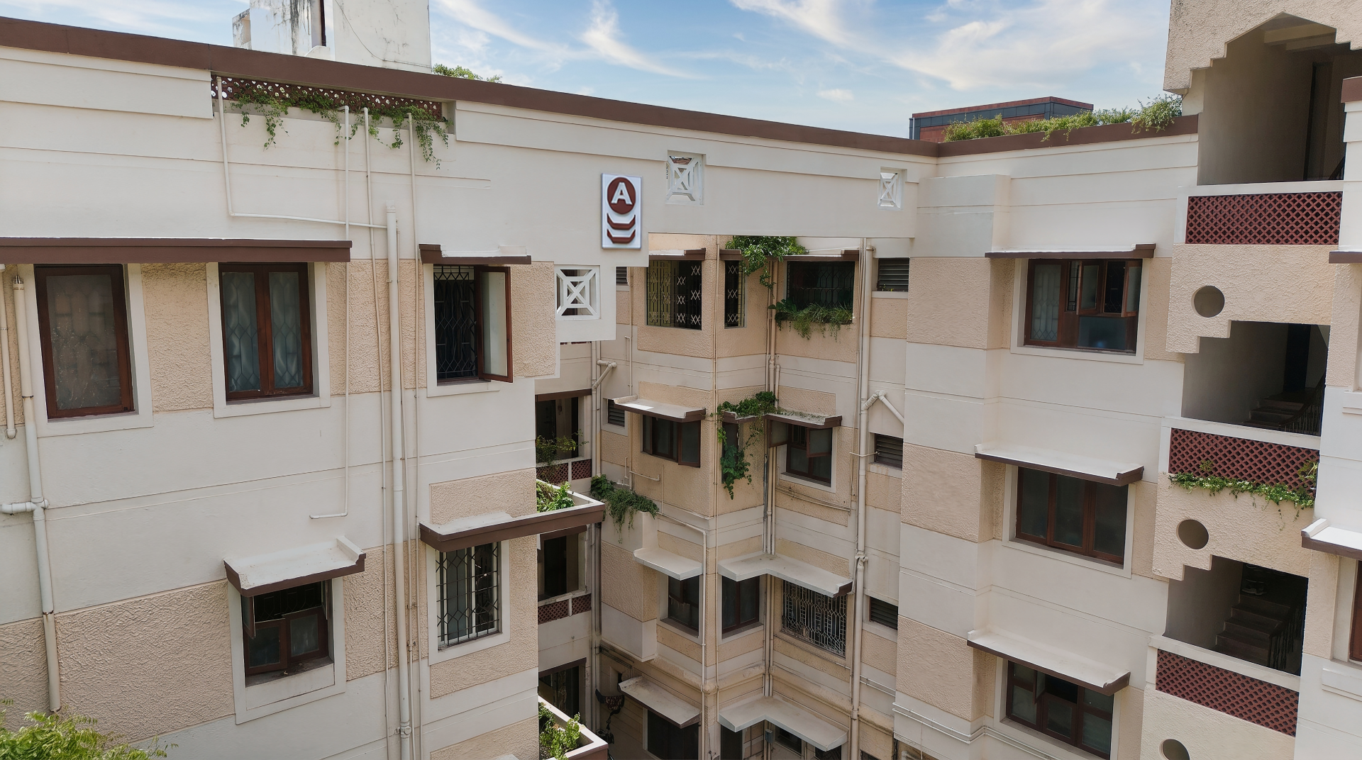 Alraza Besant Court